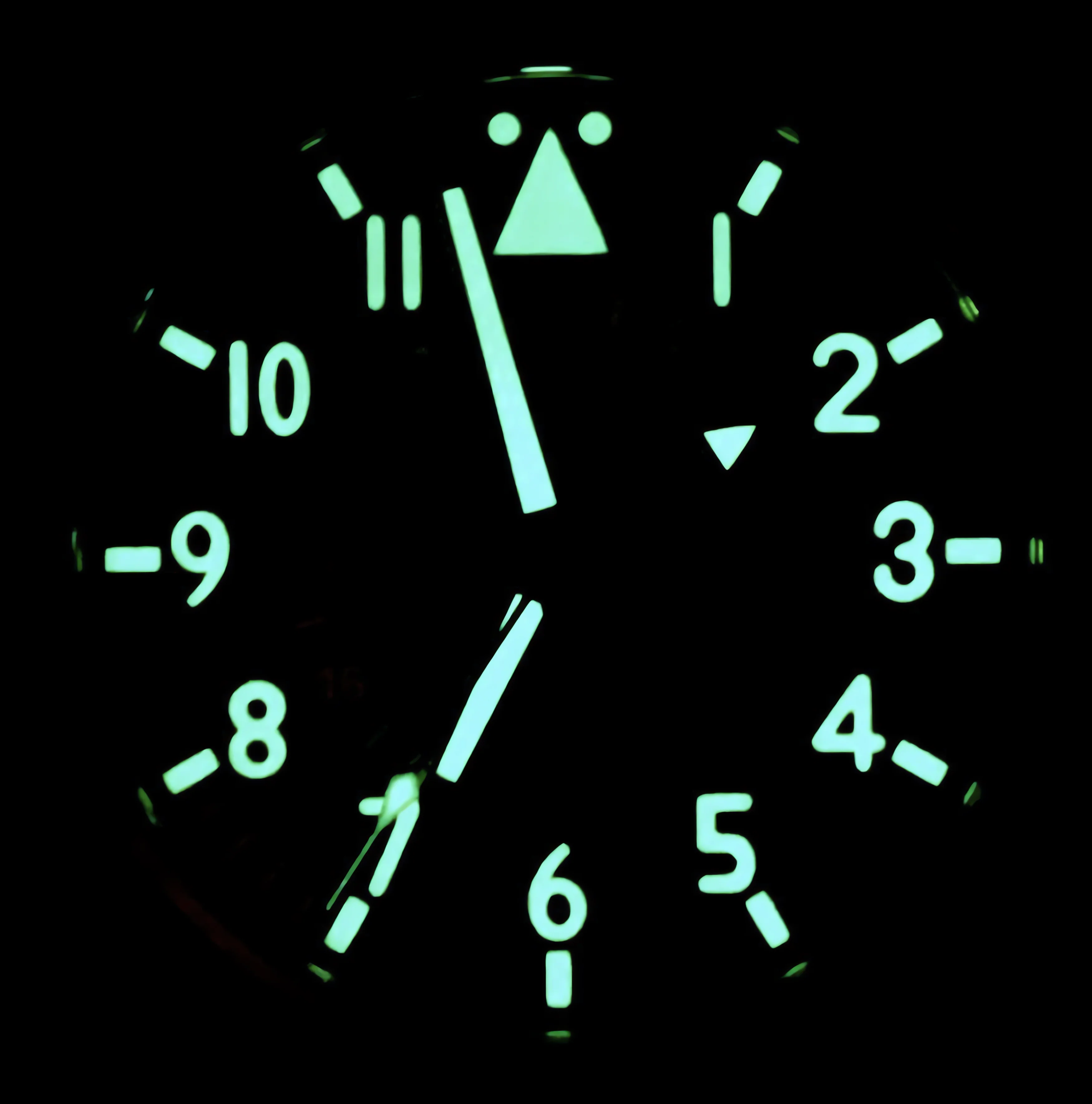 44mm Large Titanium GMT Watch by Maratac® + Date Window - Gen 2 - Image 3