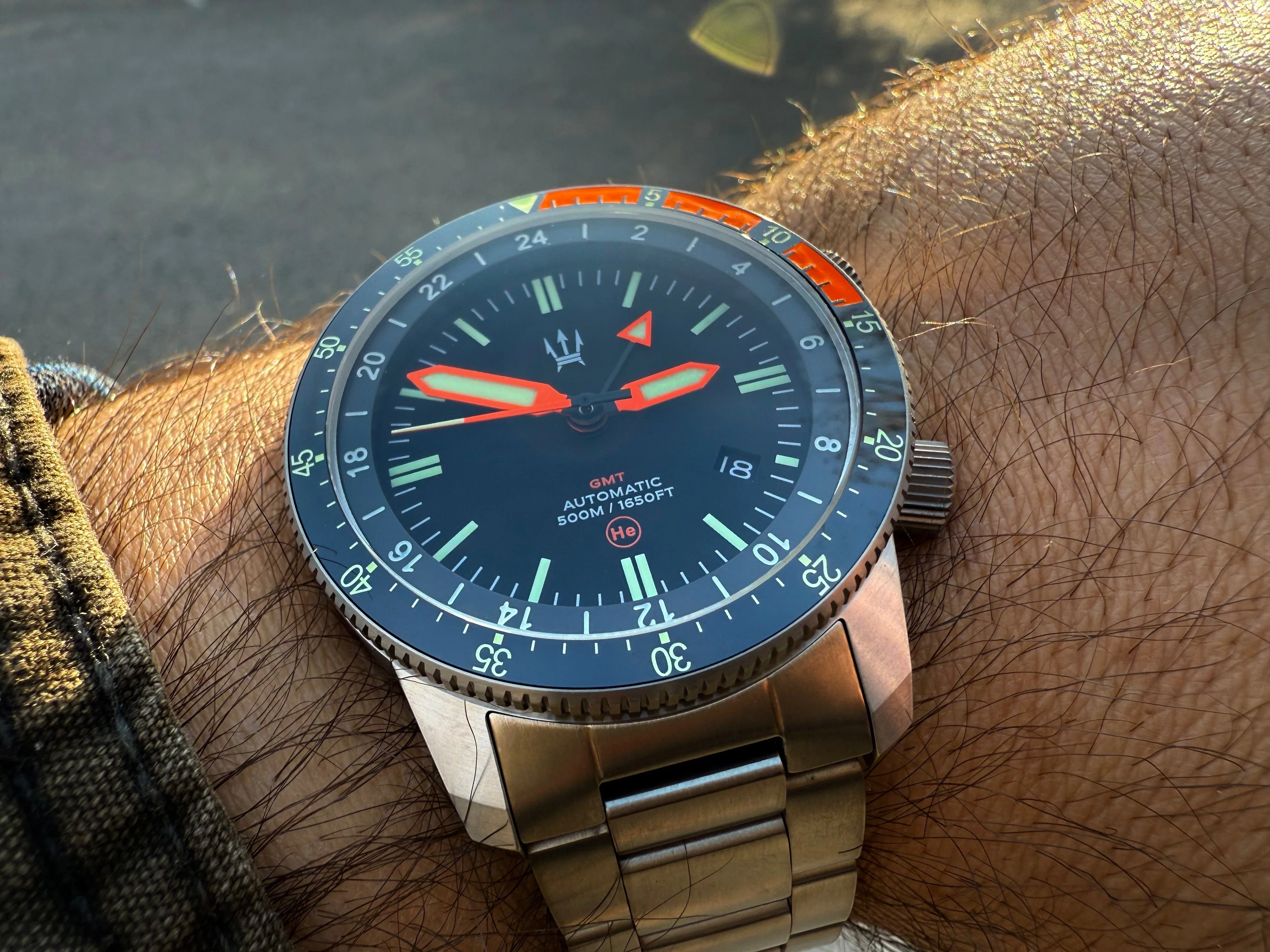 500M Alto Mare 42mm 9075 GMT - Titanium Automatic Watch - by Maratac® - Image 11