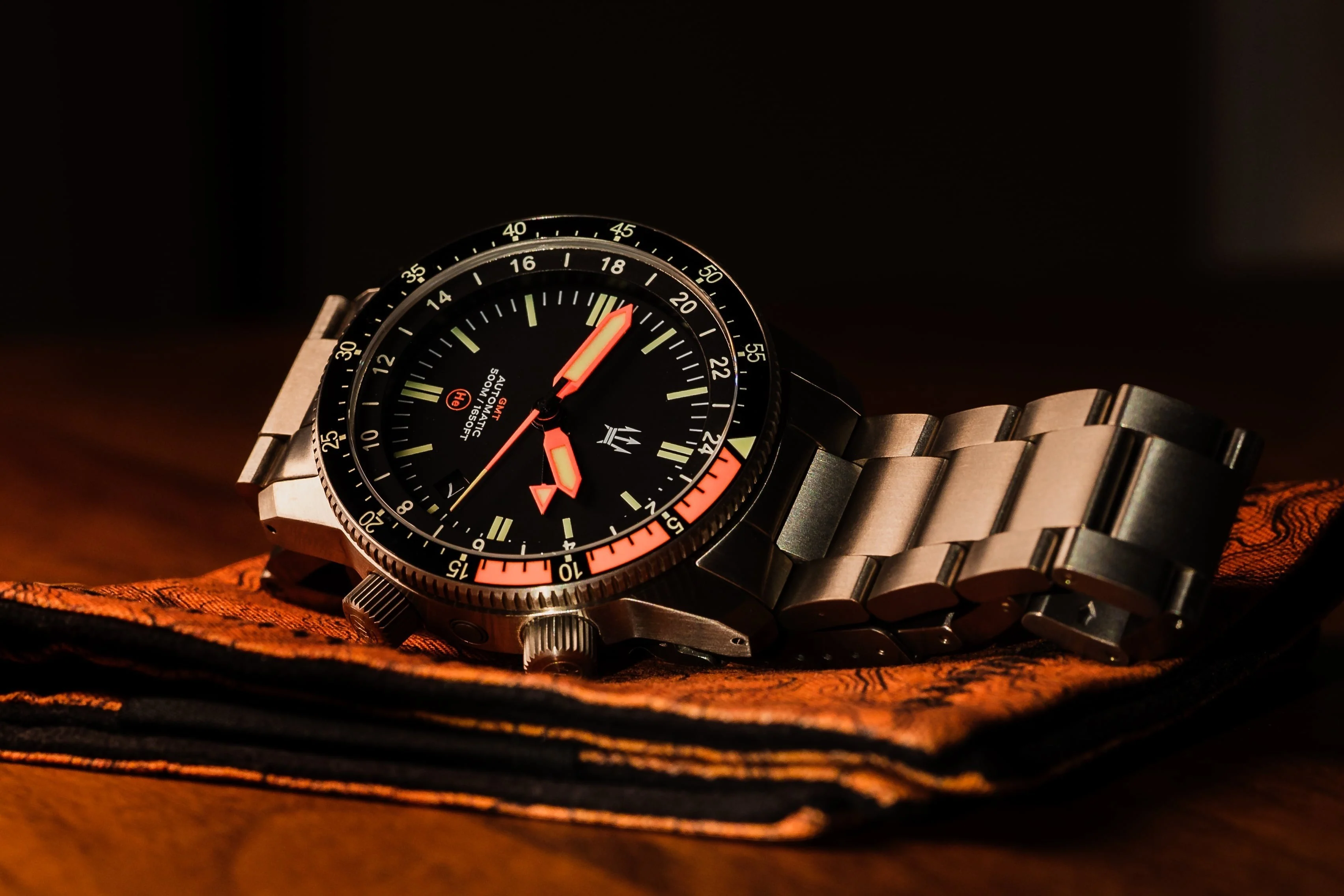 500M Alto Mare 42mm 9075 GMT - Titanium Automatic Watch - by Maratac® - Image 17