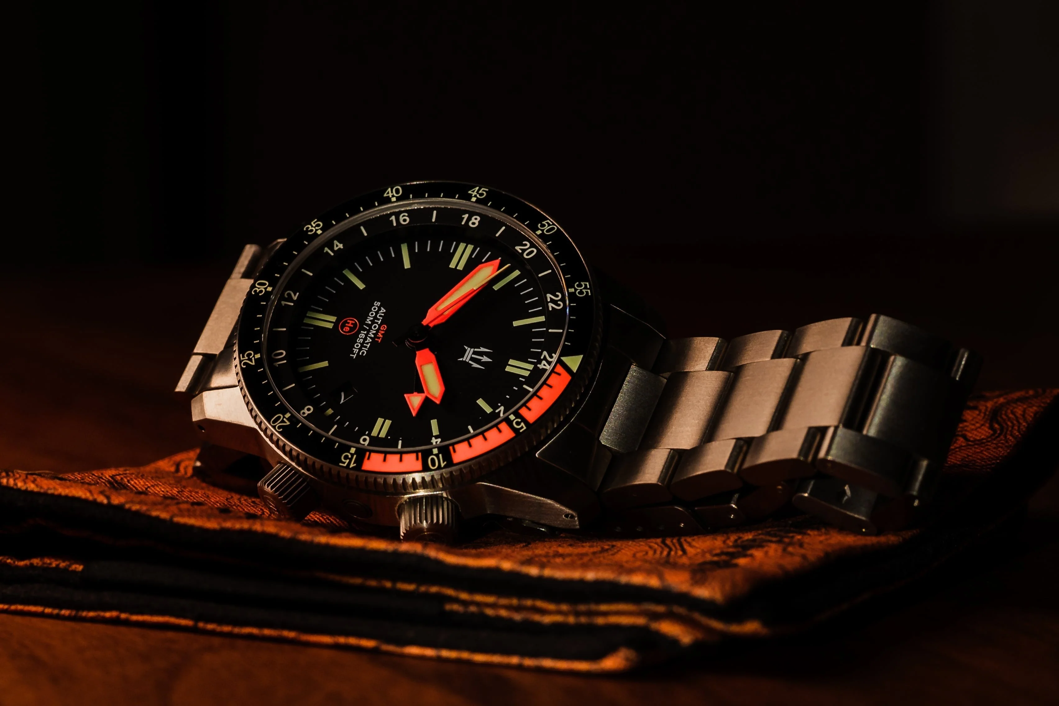 500M Alto Mare 42mm 9075 GMT - Titanium Automatic Watch - by Maratac® - Image 19