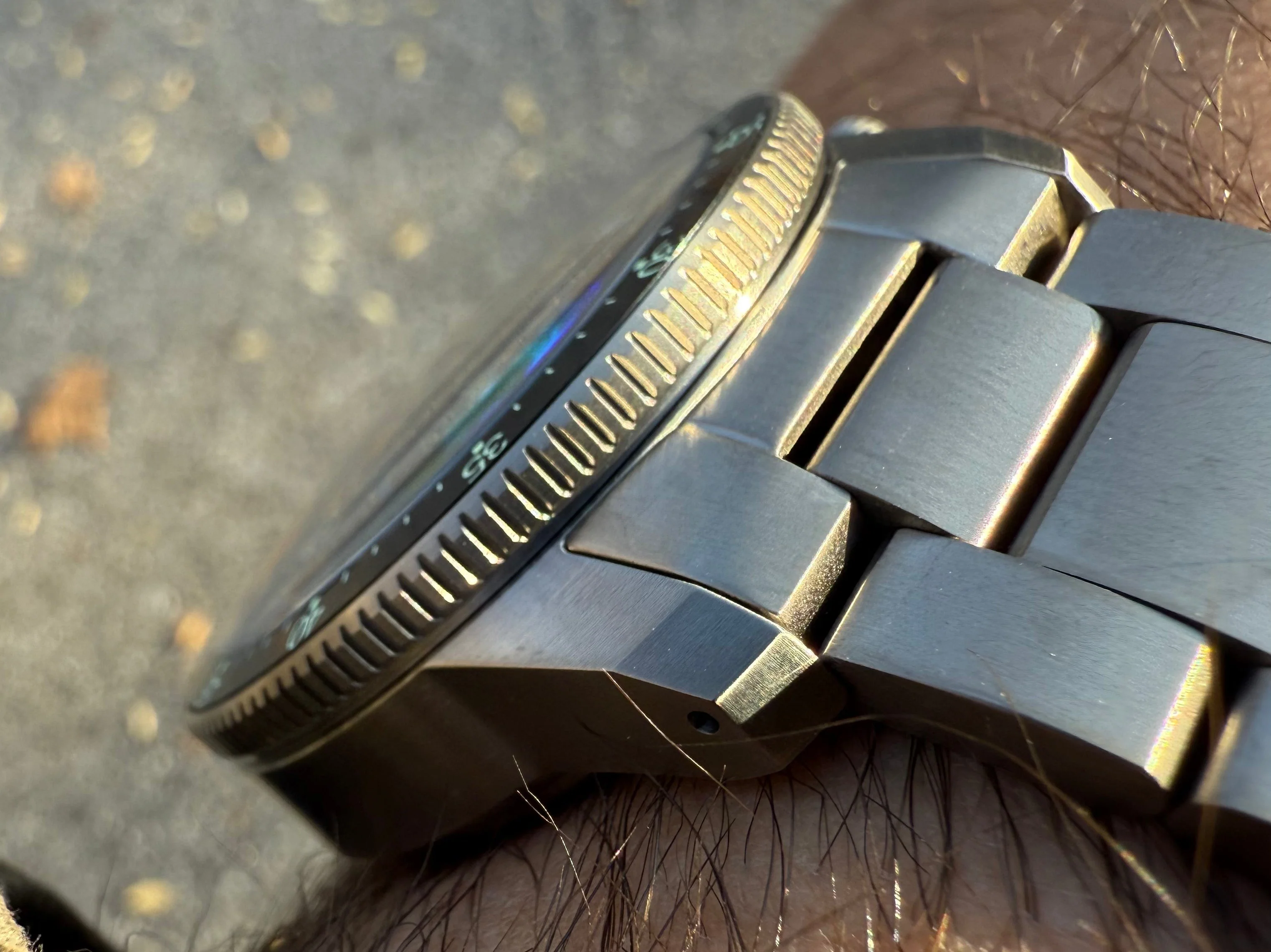 500M Alto Mare 42mm 9075 GMT - Titanium Automatic Watch - by Maratac® - Image 25