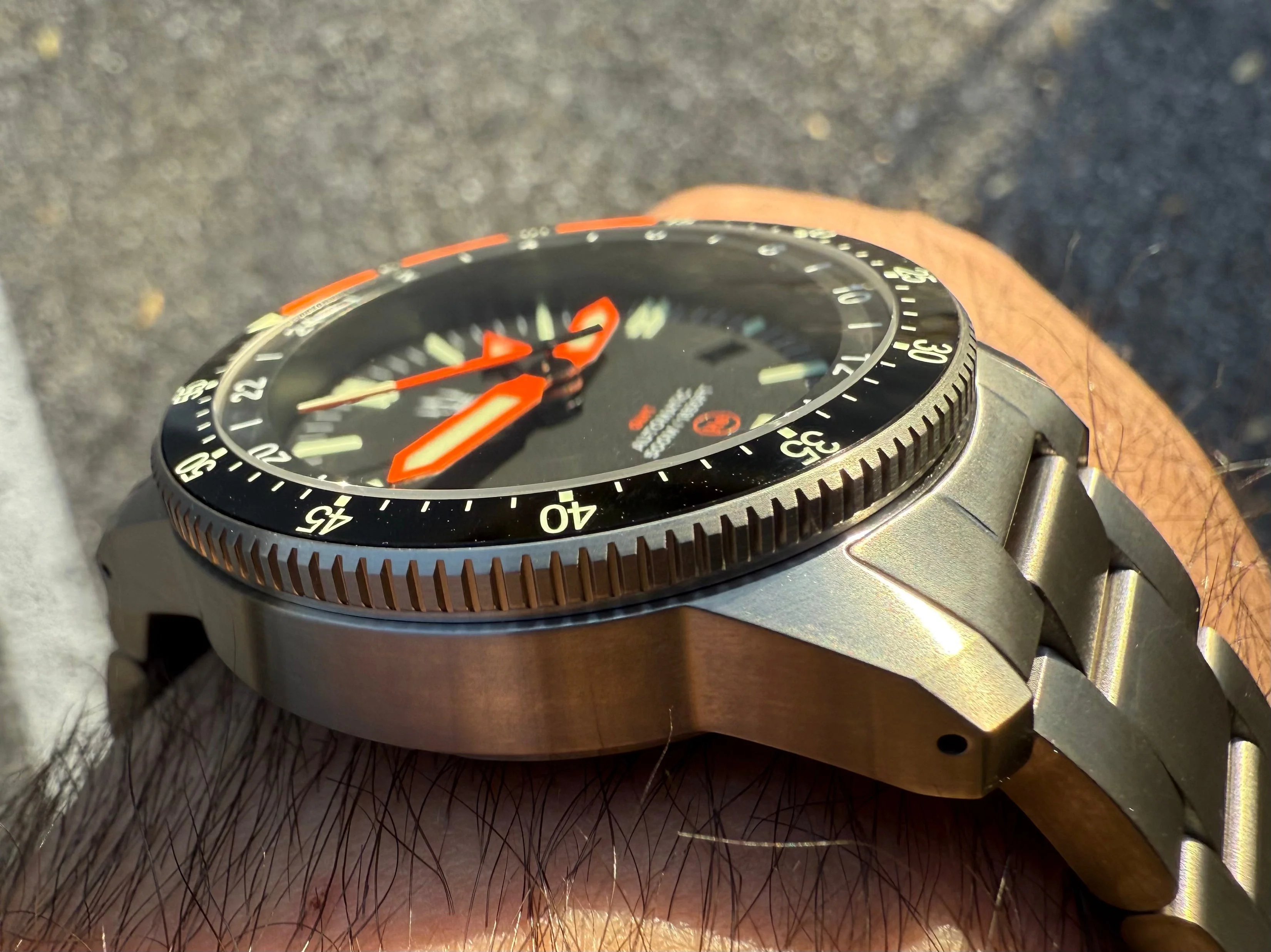 500M Alto Mare 42mm 9075 GMT - Titanium Automatic Watch - by Maratac® - Image 26