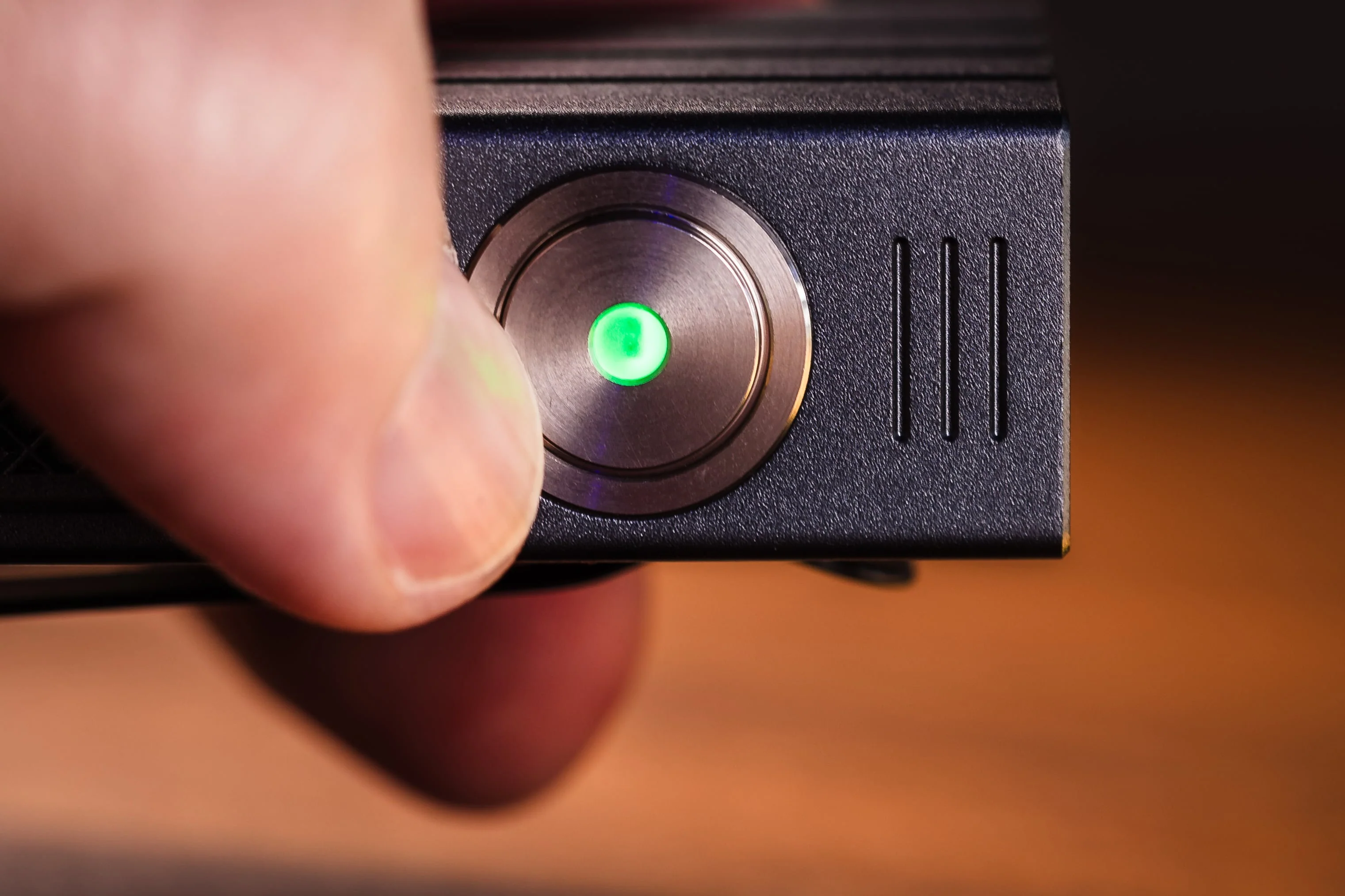 Compact Dual Photon Flood - 14500x2 Flashlight by Maratac® - Image 4