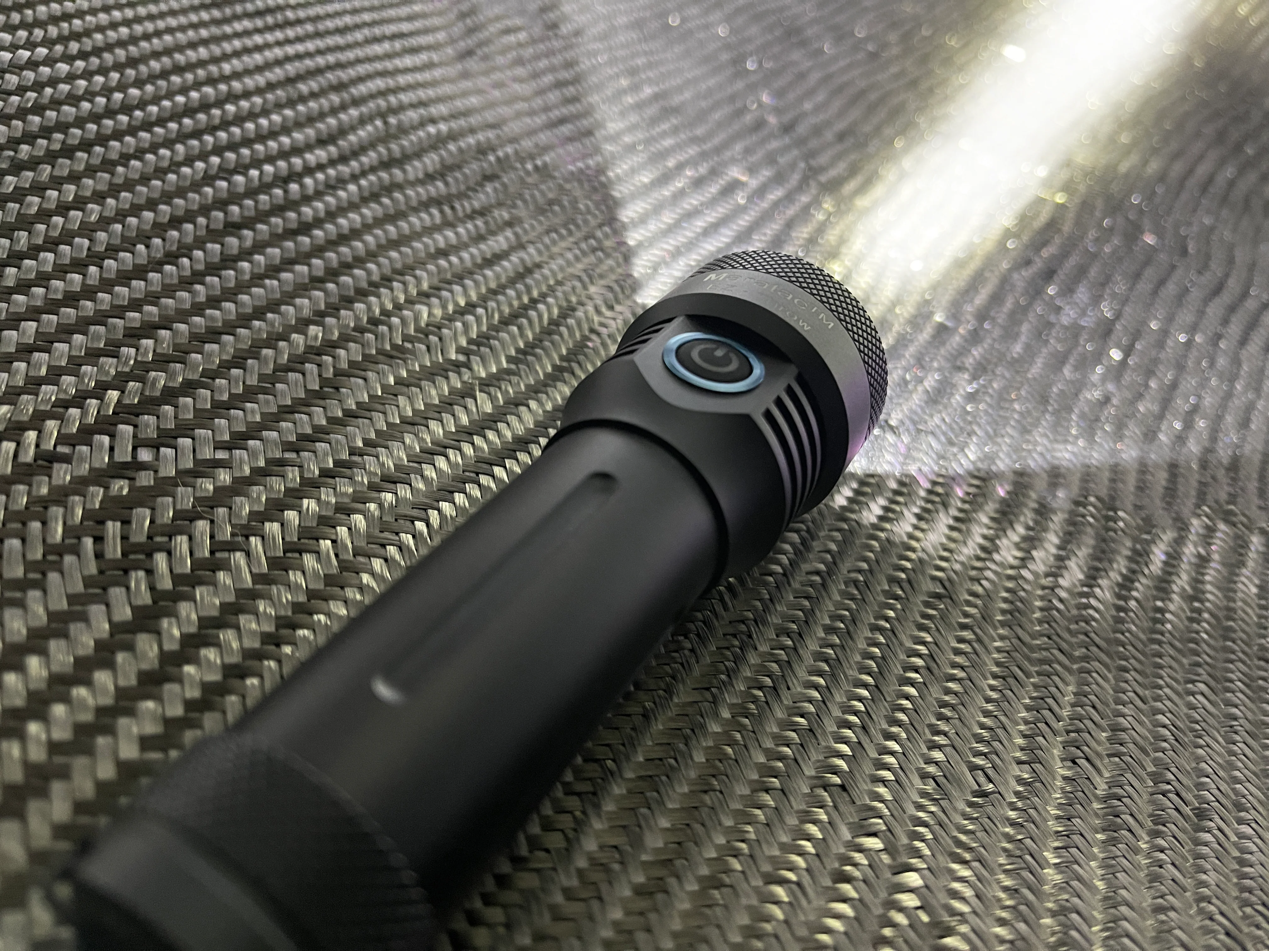 EZ - Throw 18650 / 21700 Flashlight by Maratac® ( + Built In Charger ) - Image 10