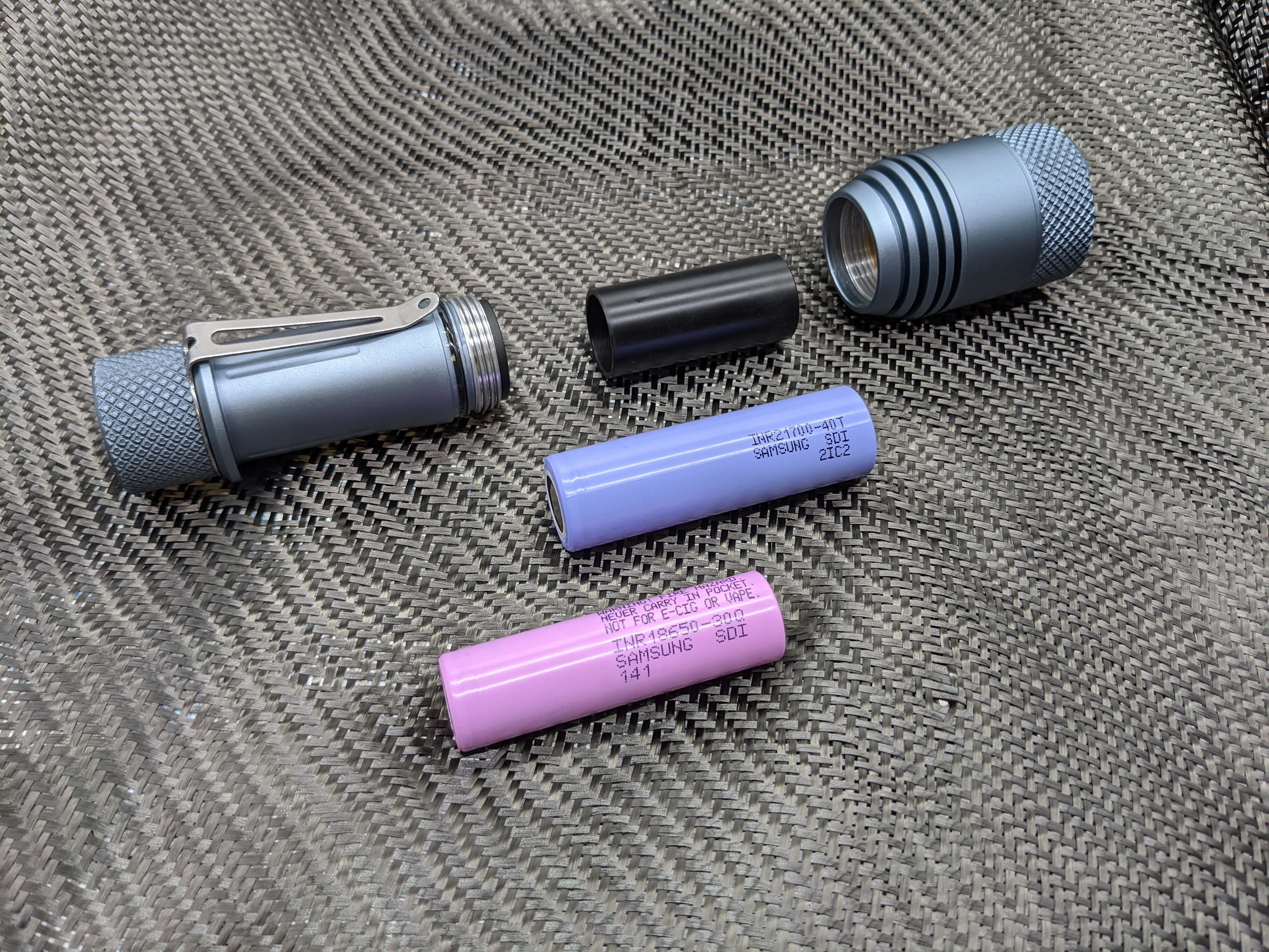 Rebel Throw 21700 Kit LED Flashlight by Maratac® - Image 11