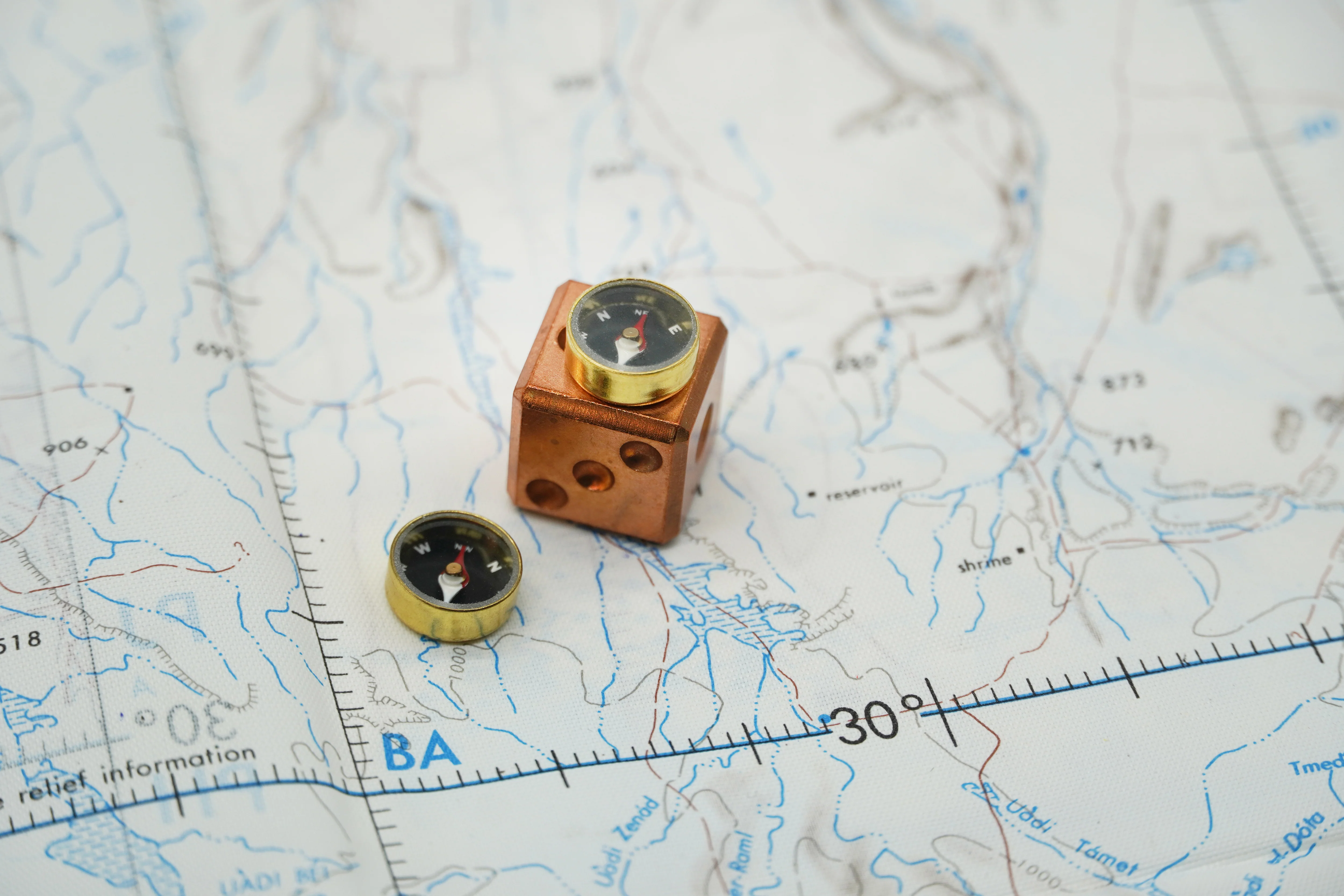 Thumb Tac Compass - 2 Pack - Image 4