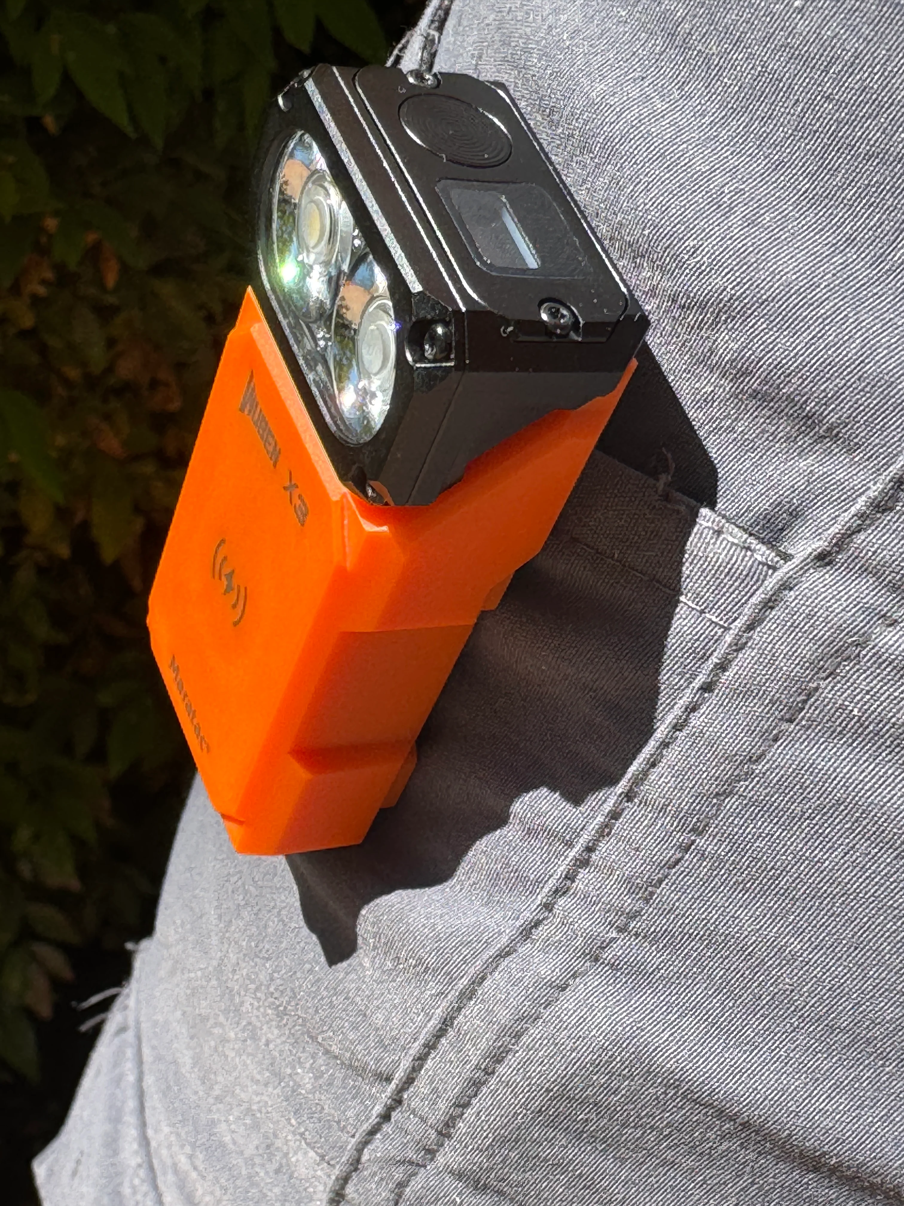 Wuben X3 Gen II - Beacon All-in-One Flashlight + Wireless Dock - CC Exclusive - Image 13