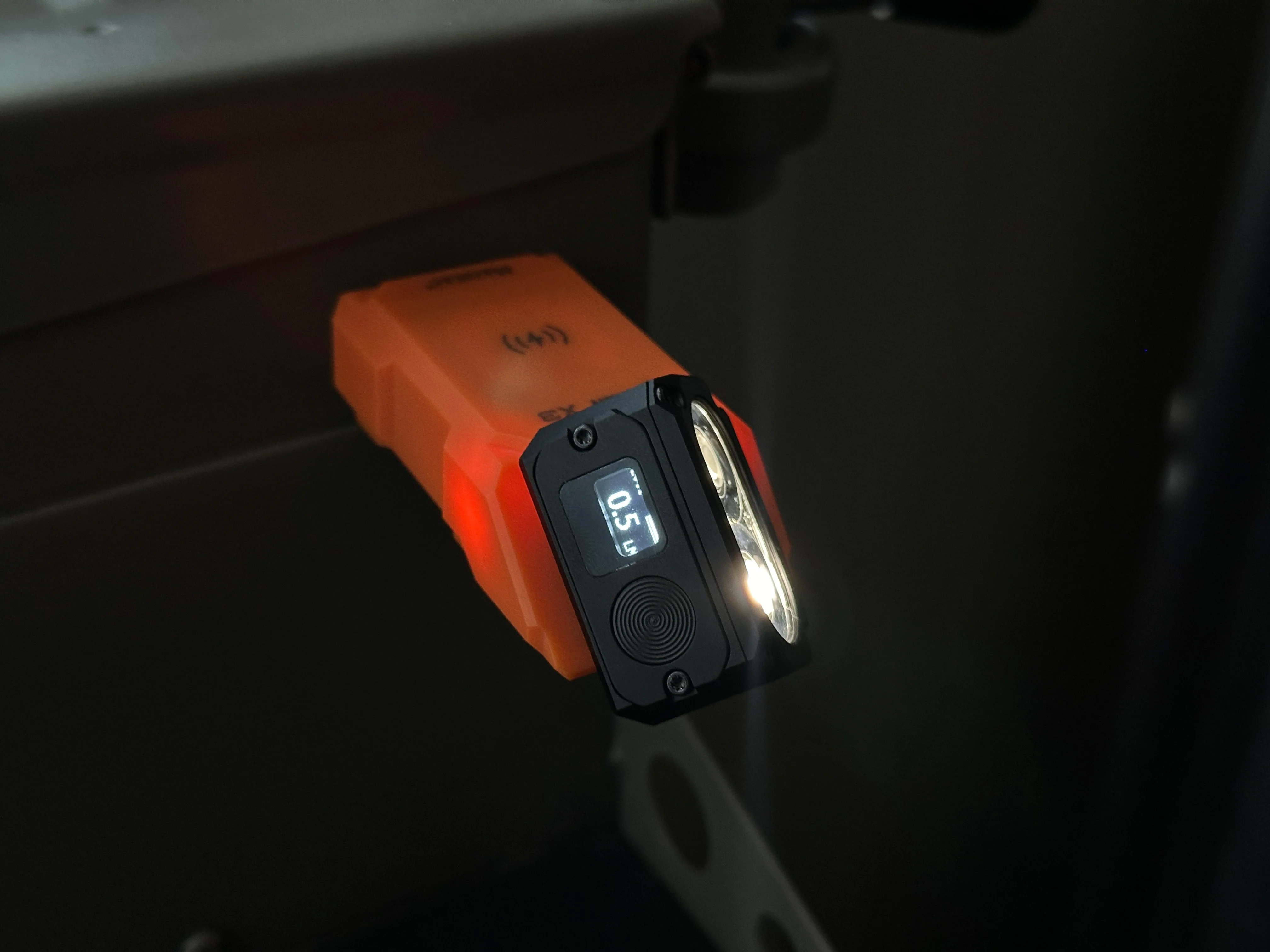 Wuben X3 Gen II - Beacon All-in-One Flashlight + Wireless Dock - CC Exclusive - Image 34